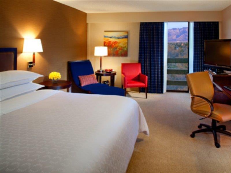 Sheraton Albuquerque Uptown By Marriott Exterior foto